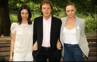 Flanked by his daughters Mary (left) and Stella at an event to promote Meat-Free Mondays, in part to honor Linda McCartney's animal activism